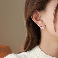 Fashion Peach Women Cute Pearl Hearth-shaped Alloy Stud Earrings main image 4