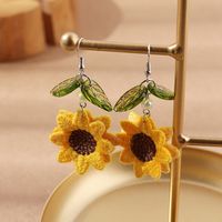 Mode Kreative Frische Sonnenblumen Perle Harz Ohrringe main image 1