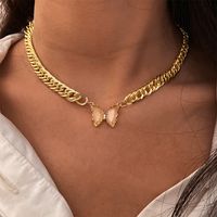 Elegante Gold-überzogene Perle Perlen Schlüsselbein Kette Schmetterling Anhänger Halskette main image 1