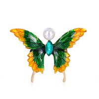 Fashion Drop Oil Alloy Pearl Butterfly Shaped Brooch main image 1