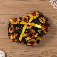 Fashion Summer Casual Sunflower Embroidered Letters Short Sleeved Three-piece Children's Suit main image 8