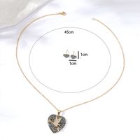 Fashion Simple Plated 18k Gold Heart-shaped Flying Pigeon Copper Necklace Earrings Set main image 2