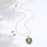 Fashion Simple Plated 18k Gold Heart-shaped Flying Pigeon Copper Necklace Earrings Set main image 3