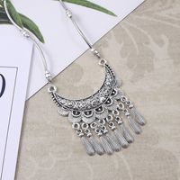 Fashion Classical Exotic Ethnic Silver Accessories Moon Shaped Alloy Necklace main image 1