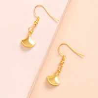 Scallop Simple Earring Alloy main image 1