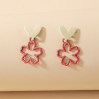 Cute Contrast Color Heart Flower Pendant Earrings main image 4