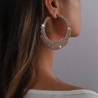 Boucles D'oreilles En Chaîne À Griffes Avec Pompon En Strass Rétro Et Grand Cercle main image 4