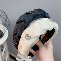 New Hollowed-out Diamond-encrusted Heart-shaped Organza Twist Headband main image 1
