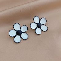 Simple Black White Dripping Oil Flower Stud Earrings sku image 1