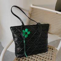 2022 New Rhombus Embroidery Thread Flower Shoulder Tote Bag main image 1