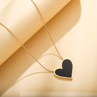 Simple Black Heart Titanium Steel Gold-plated Snake Bone Chain Necklace main image 3