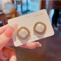 Neue Diamantbesetzte Geometrische Ohrringe Im Koreanischen Stil, Leichte Luxus-meerjungfrau-perlenmode-allgleiches-ohrringe sku image 1