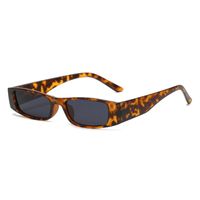 Nouveau Rétro Petit Cadre Carré Géométrique Lunettes De Soleil Femme En Gros sku image 4