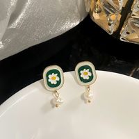 Fashion Simple Daisy Flower Earrings Alloy Drop Earrings sku image 1
