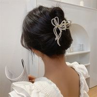 Fashion New Pearl Bow Barrettes Women's Metal Hair Claw Headdress main image 4