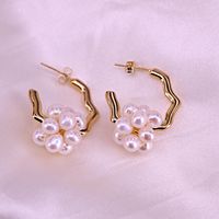 Retro Natural Freshwater Pearl Copper Gold Plated C-shaped Earrings main image 3