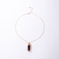 Simple Green Natural Stone Pendant Geometric Irregular Cylindrical Single Layer Necklace main image 3