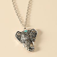 Fashion Bohemian Retro Elephant Shaped Inlaid Turquoise Pendant Necklace main image 2