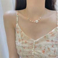 Retro Style Rose Pendant Butterfly Pearl Short Necklace main image 1