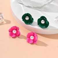 Mode Simple De Bonbons-couleur Incrusté Perle Fleur Alliage Boucles D'oreilles main image 2