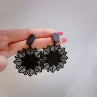 Fashion Vintage Thin Black Flower Shaped Alloy Earrings main image 5