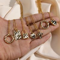Mode Einfache Herz Anhänger Schmuck Edelstahl 18k Gold Überzug Zebra Muster Anhänger Halskette main image 3