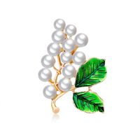 Fashion Elegant Pearl Grape Oil Drip Brooch  Clothing Accessories Wholesale sku image 1