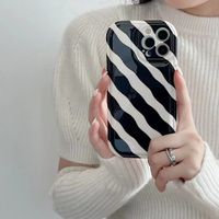 Simple Style Black Wavy Pattern Iphone 13 Pro Max Phone Case main image 4