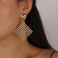 Moda Simple Geometría Metal Retro Hueco Cuadrado Aleación De Zinc Pendientes sku image 1