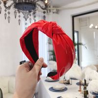Explosion Style Simple High-end Hair Accessories Imitation Leather Patent Leather Knotted Wide-angle Hair Band sku image 1