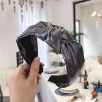Explosion Style Simple High-end Hair Accessories Imitation Leather Patent Leather Knotted Wide-angle Hair Band sku image 3