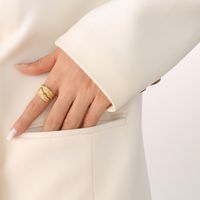 Neue Art-roll-förmigen Feder Titan Stahl Vergoldet 18k Gold Ring sku image 2