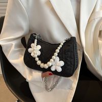 2022 New Summer Pearl Chain Small Shoulder Bag Fashion Pleated Flower Handbag main image 3