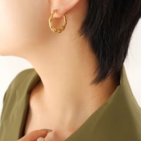 Fashion Twisted 18k Gold Plating C- Shaped Titanium Steel Earrings sku image 2