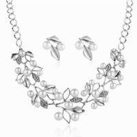 Nihaojewelry Fashion Artificial Pearl Crystal Leaf Necklace Earrings Set Wholesale Jewelry sku image 1