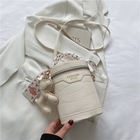 2022 New Fashion Women's Stitching Portable Shoulder Cross Body Bucket Bag sku image 4
