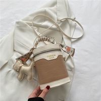 2022 New Fashion Women's Stitching Portable Shoulder Cross Body Bucket Bag sku image 5