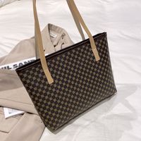 Fashion Women's Tote Handbag Mummy Bag Portable Shopping Bag sku image 4