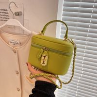 2022 New Fashion Solid Color Messenger Portable Small Bucket Bag main image 6