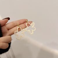 2022 New Fashion Cute Hollow Out White Flower Female Stud Earring main image 2