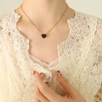 Simple Heart-shaped Black Diamond Pendant Necklace Fashion Titanium Steel Gold-plated Clavicle Chain sku image 3