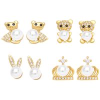 Fashion Heart Shaped Bear Pearl Simple Crown Copper Stud Earring main image 1