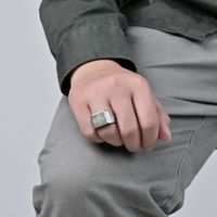 Mode Einfach Glänzend Männer Distressed Antike Silber Edelstahl Daumen Ring main image 4