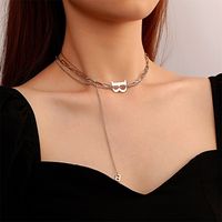 Hip-hop Style Lettre B Pendentif Collier En Acier Inoxydable Double-couche Clavicule Chaîne main image 1