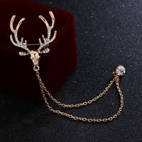 New Style Fashion Chain Elk Shape Inlaid Rhinestone Alloy Brooch main image 2