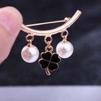 Fashion Curved Pearl Pendant Smiley Face Star Four Clover Alloy Brooch sku image 3