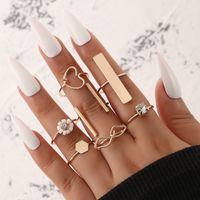 Simple Jewelry Geometric Flower Heart Seven-piece Alloy Ring Set main image 6