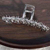 Fashion Metal Bowknotted Twist Chain Shark Clip Hair Clip sku image 1