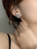 925 Silver Needle Dripping Oil Chessboard Grid Love Heart Shaped Earrings main image 3