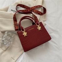 Simple New Summer Fashionable One-shoulder Crossbody Women's Portable Small Square Bag sku image 2
